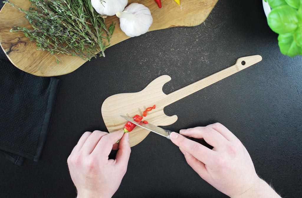 Gitarren Pfannenwender und Mini Schneidebrett