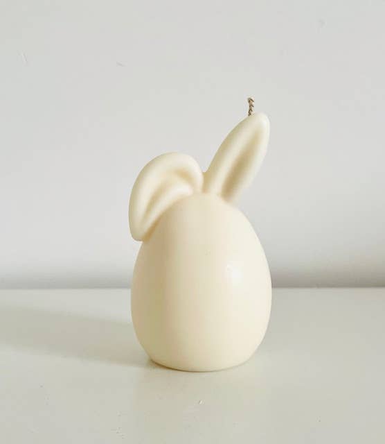 Handgegossene Osterkerze in Ei-Form mit Ohren