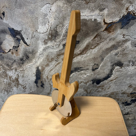 Gitarren Pizzaschneider mit Ständer