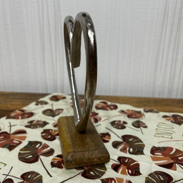Aufsteller Herz auf Mangoholz - Sockel aus Metall, Silber/Braun (B/H/T) 16x17x5cm