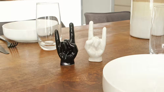 Rock Hand Salz- und Pfefferstreuer